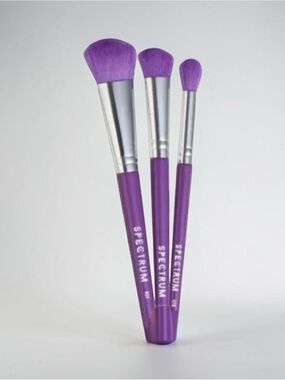SPECTRUM COLLECTION
Soft Baddie 3 Piece Brush Set